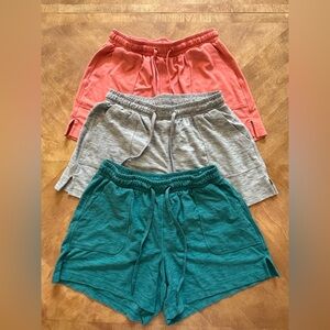 Old Navy 3-Pack Athletic Shorts – XS – Gray, Coral & Blue